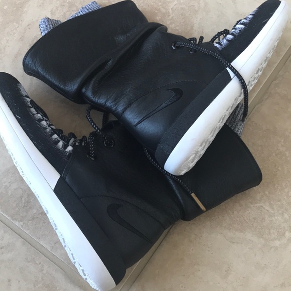 Nike Roshe Two Hi Flyknit Sneaker boots - Picture 5 of 8